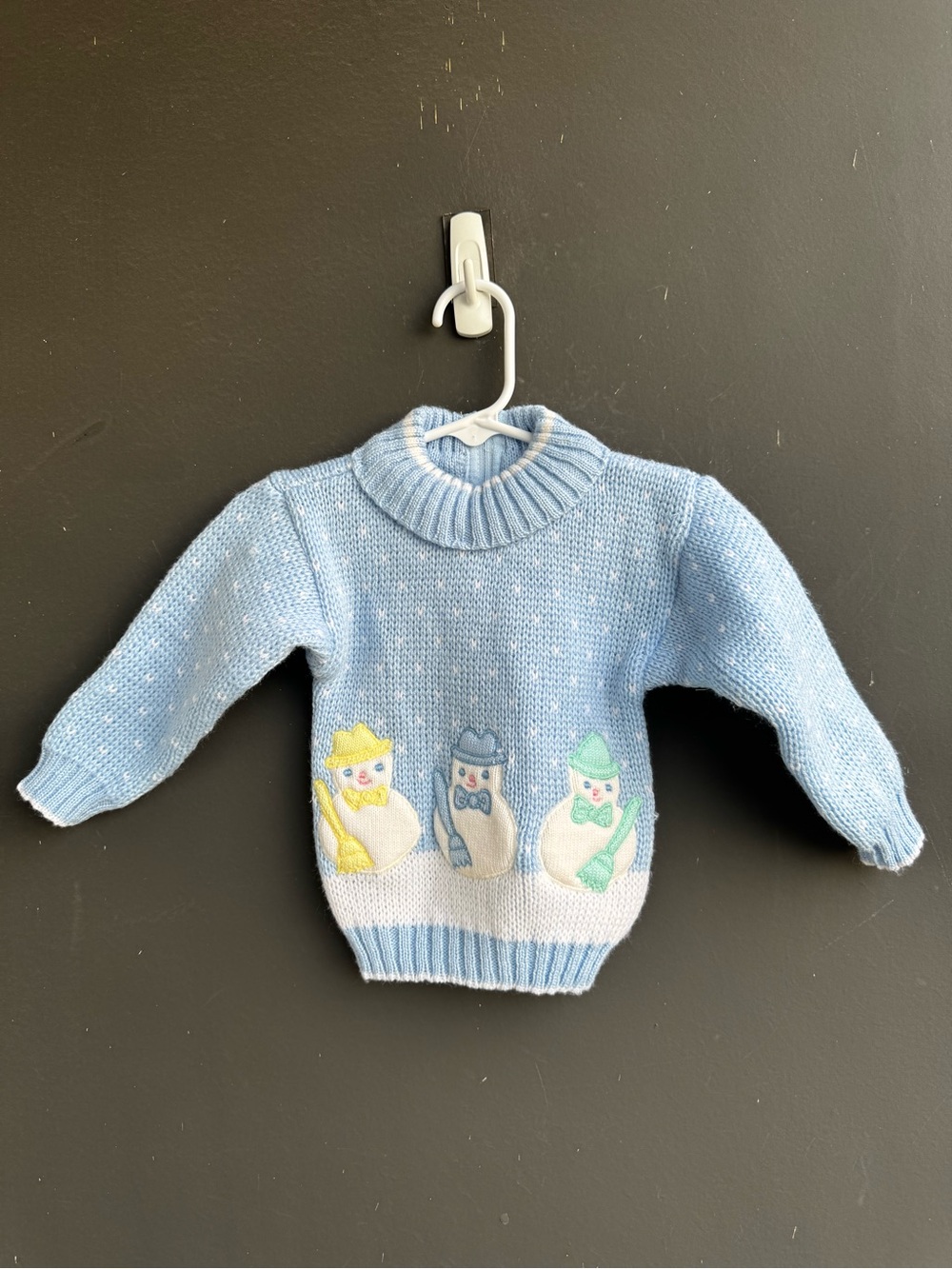 Vintage Winter snowman baby sweater size 9-12 months